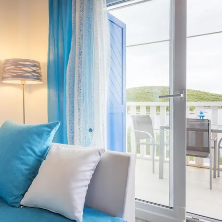 By The Sea Cove Pribinja, Hvar - 15083 Apartment *