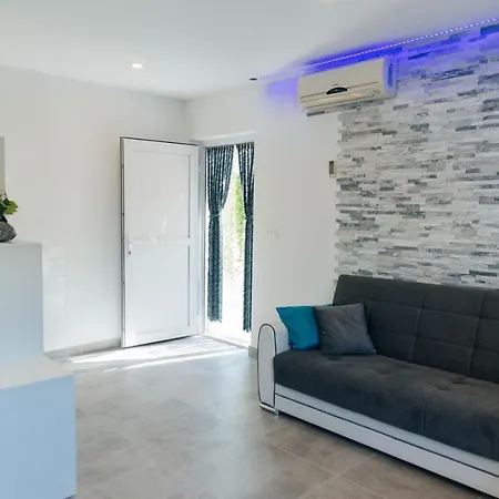 By The Sea Cove Pribinja, Hvar - 15083 Apartment